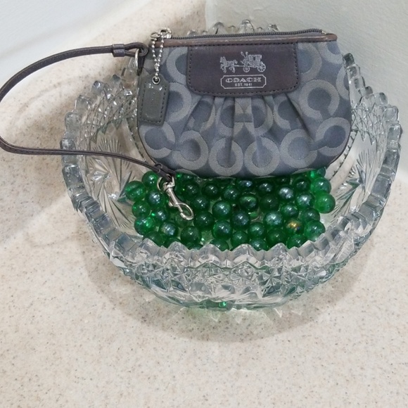 Coach authentic signature C wristlet - Picture 3 of 8